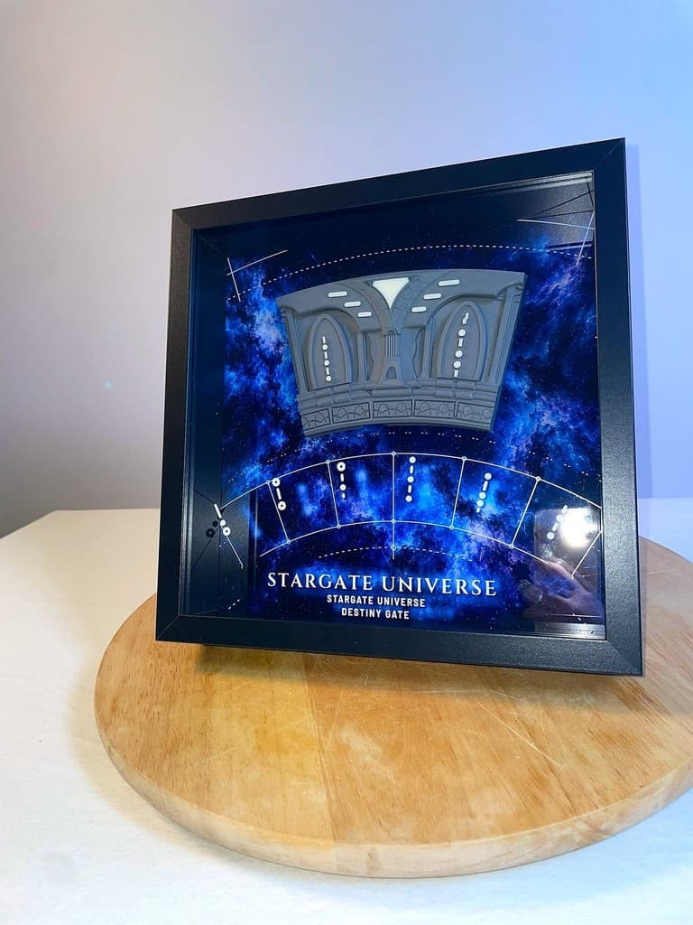 Stargate Universe Shadow Box 25×25 cm – Destiny Gate – 3D Torsegment