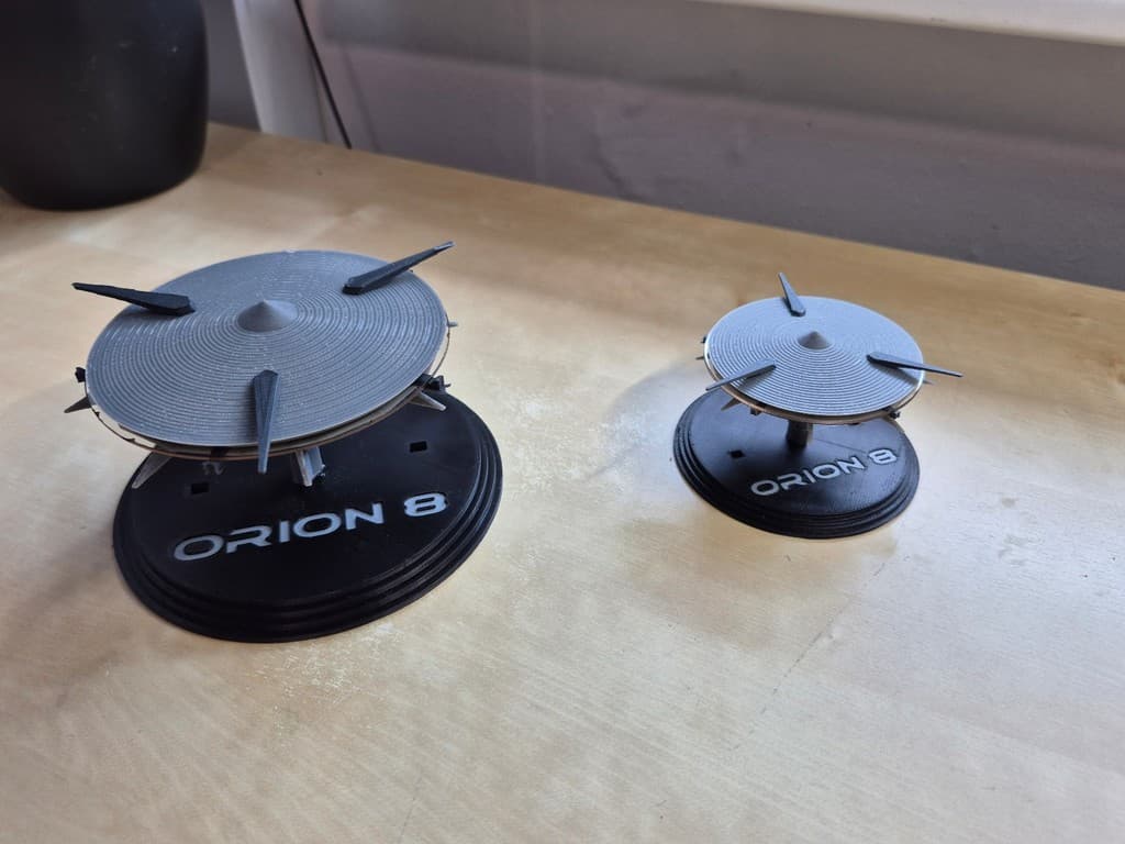 ORINO-8 Raumschiff 3D-Modell – 7 cm oder 11 cm – mit transparentem Antriebsring