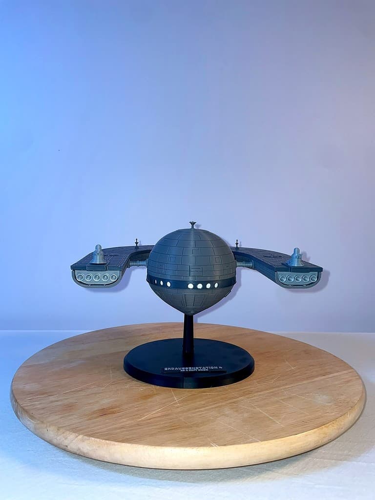 Raumpatrouille Orion Erdaußenstation 4 – 3D Modell 24 cm mit Ständer