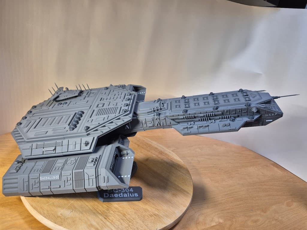 BC-304 Daedalus – 65 cm x 32 cm